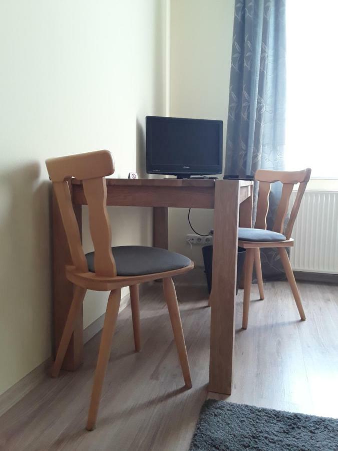 Gasthof Lindenkrug Broderstorf Luaran gambar